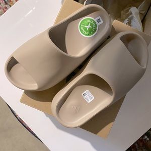 Mens’ Authentic Yeezy Slide Pure